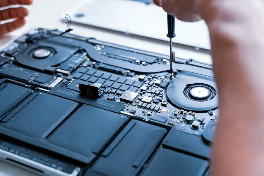 The Importance of Choosing a Certified Apple Repair Service for Your Devices