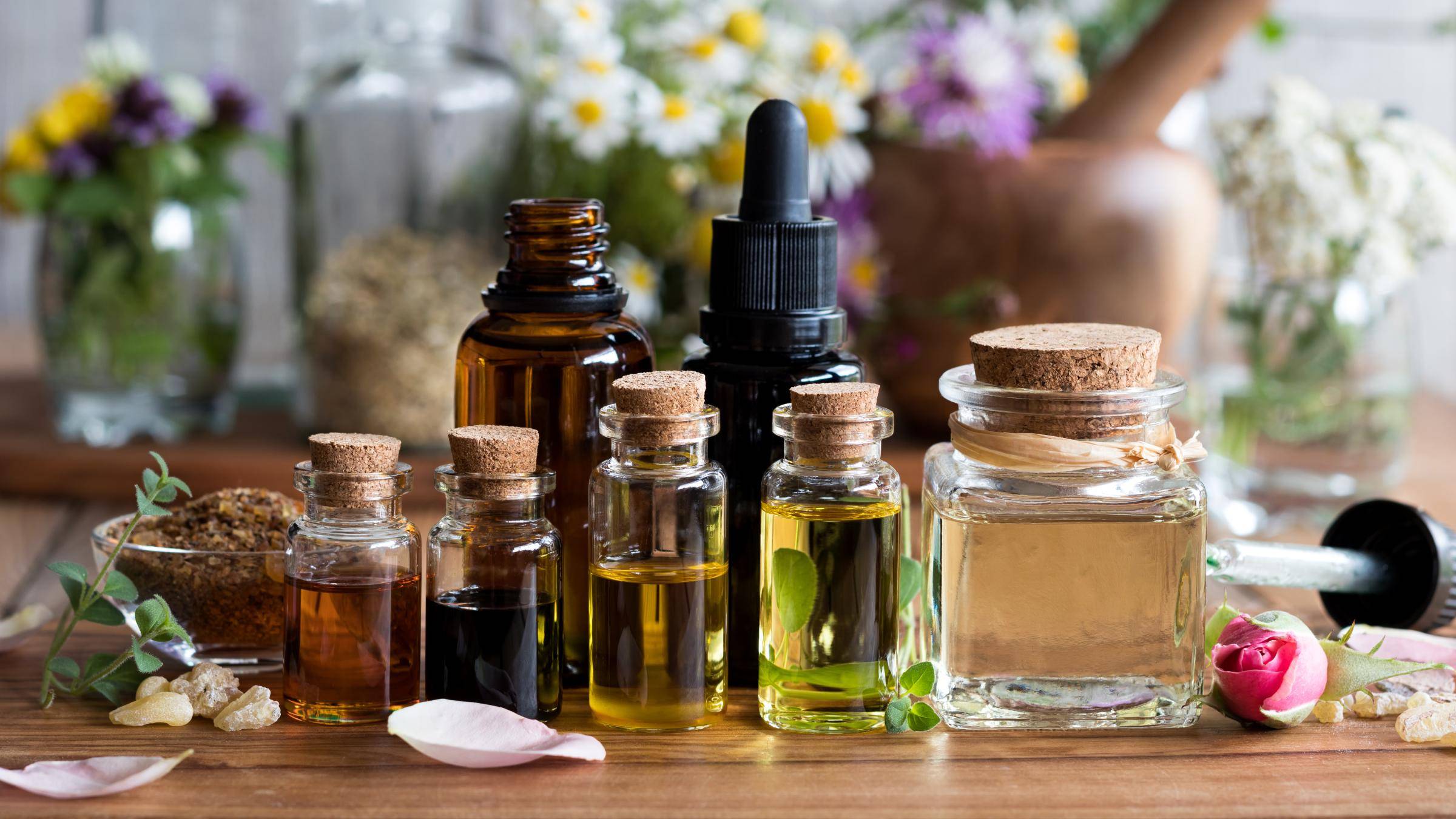 Combining Essential Oils Into Your Day to Improve Your Mood