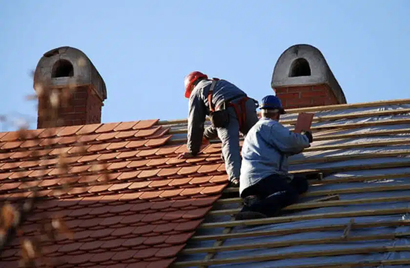 Choosing the Right Roofer: A Guide to Selecting Top Residential Roofing Services